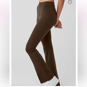 ALO AIRBRUSH HIGH WAIST FLUTTER LEGGINGS SIZE XS NWOT ESPRESSO COLOR